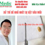 Gắp dị vật bé nhét hạt đậu phộng vào lỗ mũi Cà Mau